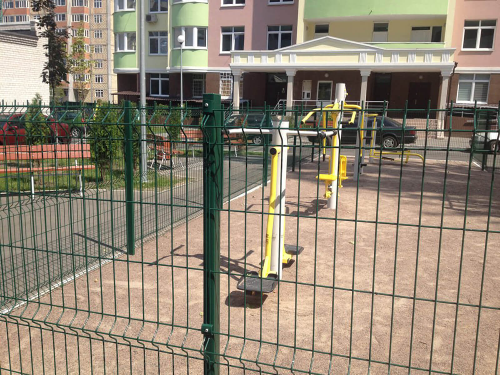 огороженных 4. панель ограждения fensys. калитка "махаон-стандарт". панель сварная 3d "гранза". 5 ral 6005.